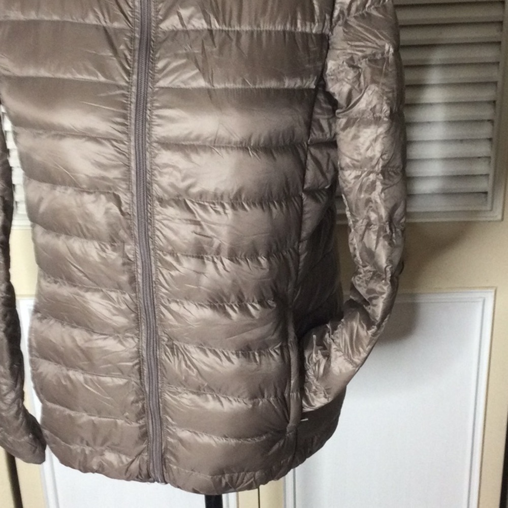 Light Weight Spring Jacket Size Med - image 6